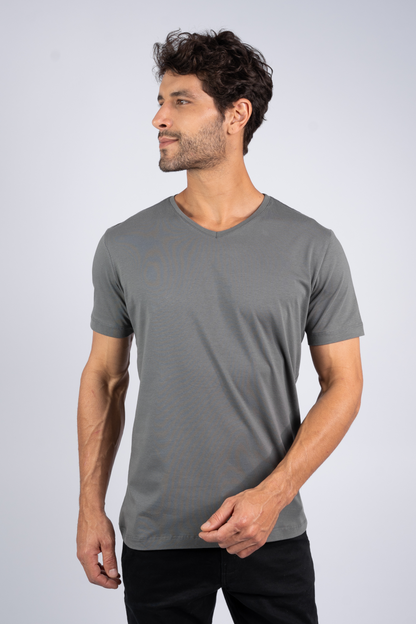 Camiseta Algodão Egípcio Gola V Cinza
