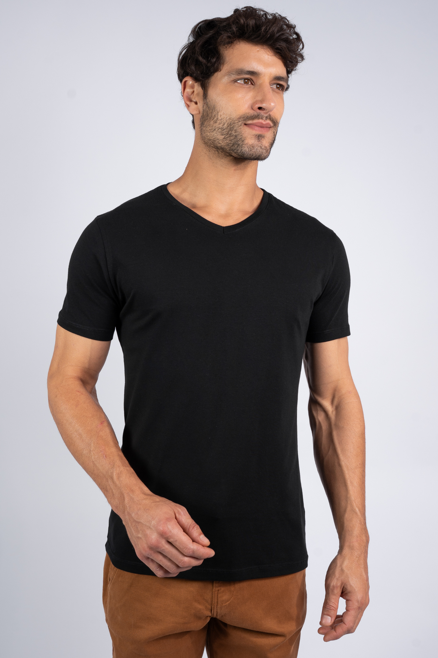 Camiseta Algodão Egípcio Gola V Preta