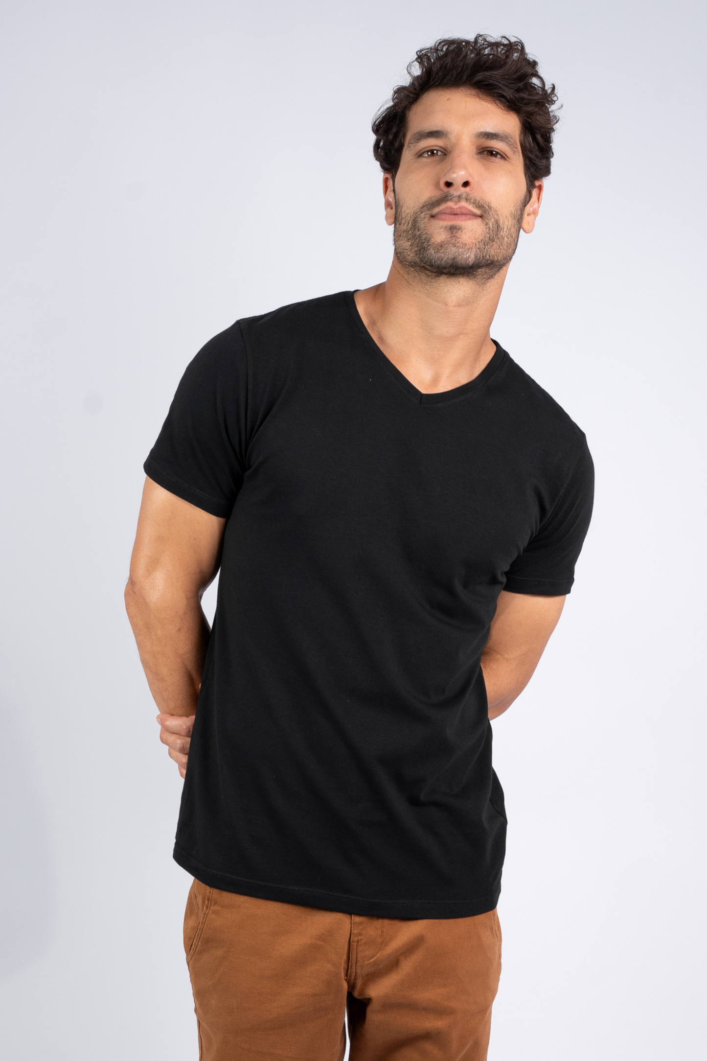 Camiseta Algodão Egípcio Gola V Preta