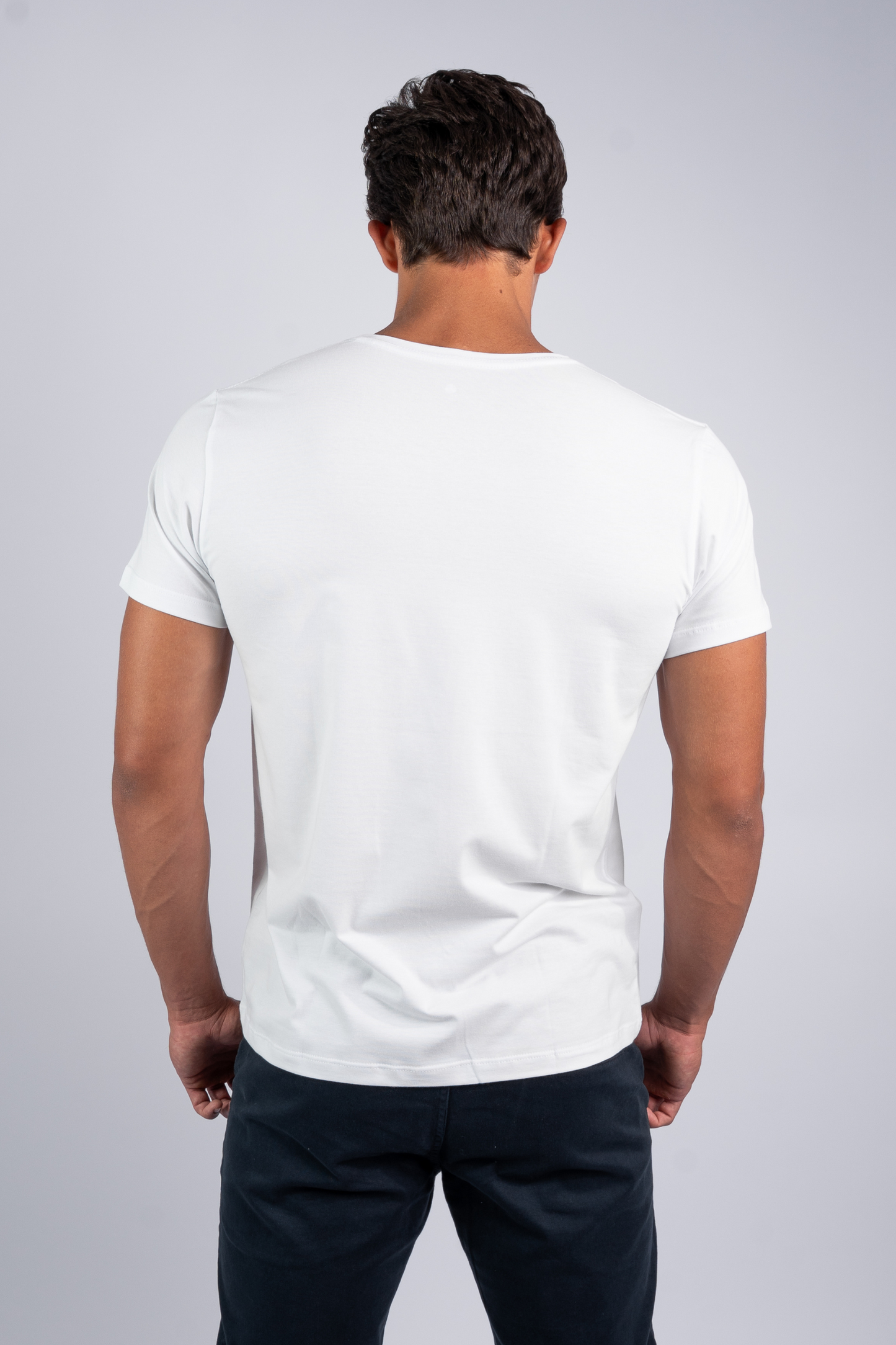 Camiseta Algodão Egípcio Gola V Branca